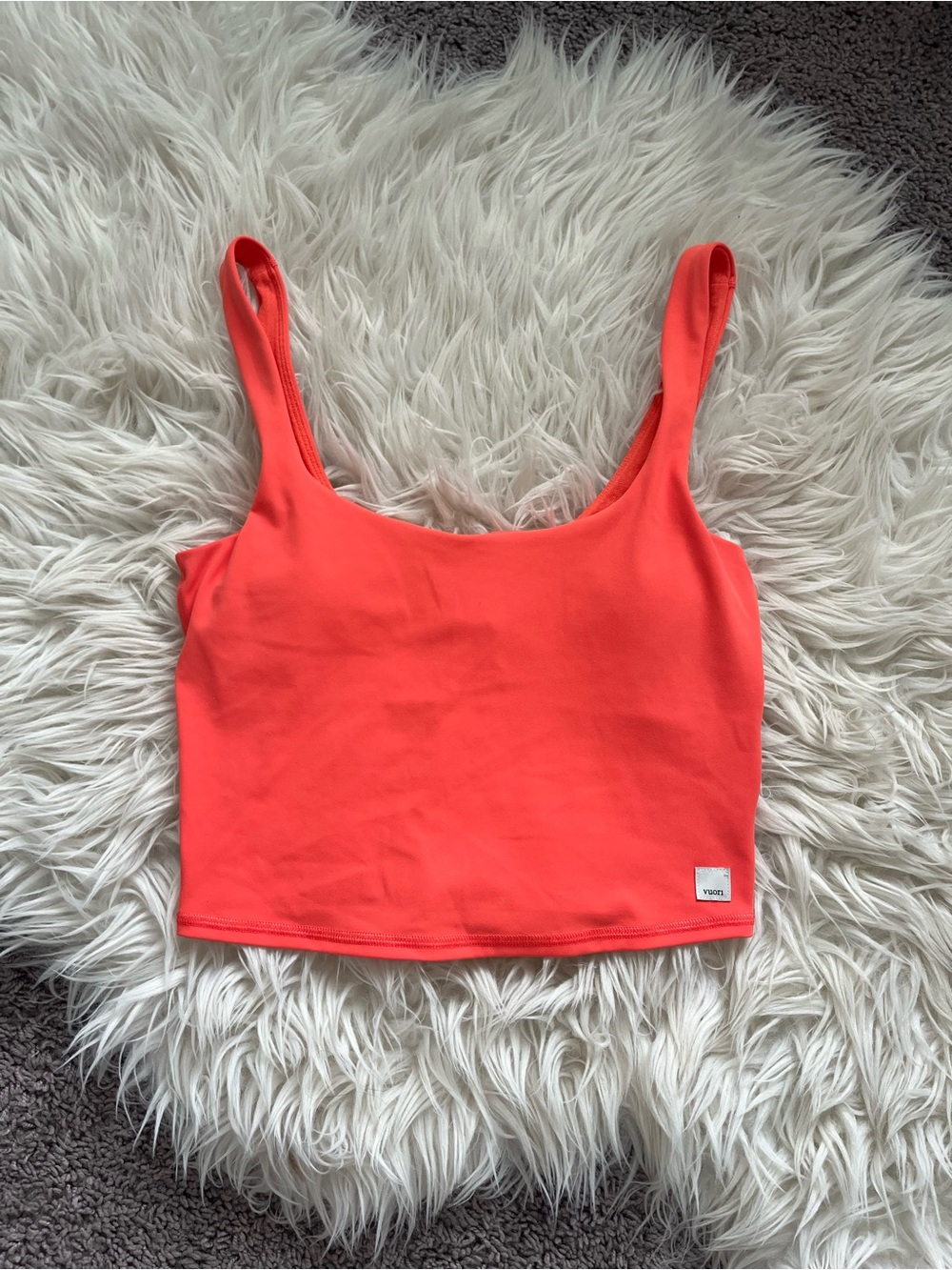 Vuori Coral Scoop Neck Crop Tank